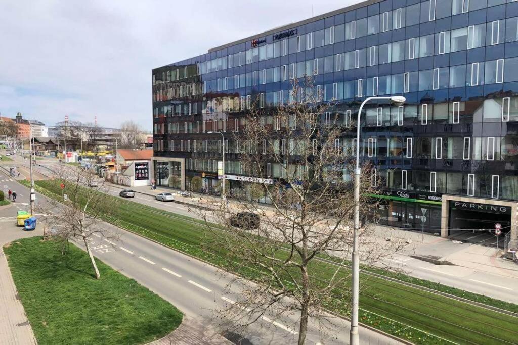 Apartment With Parking In The Center - 500M From Hlavni Nadrazi Brno Exterior photo